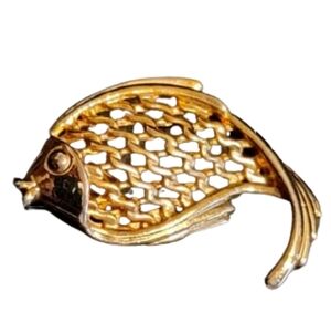 VINTAGE Gold Tone Lacy Gold Fish Brooch Taiwan